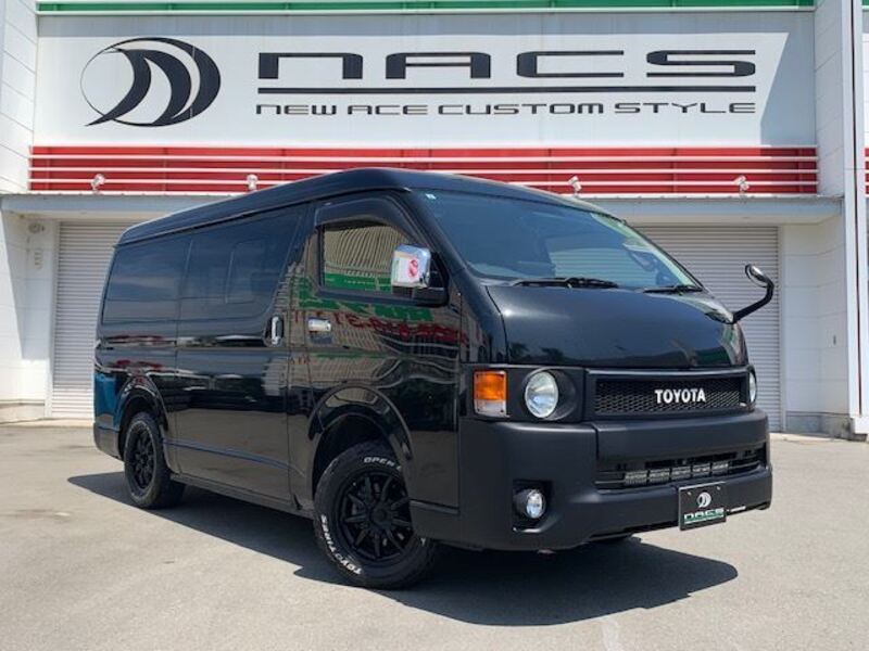 TOYOTA HIACE