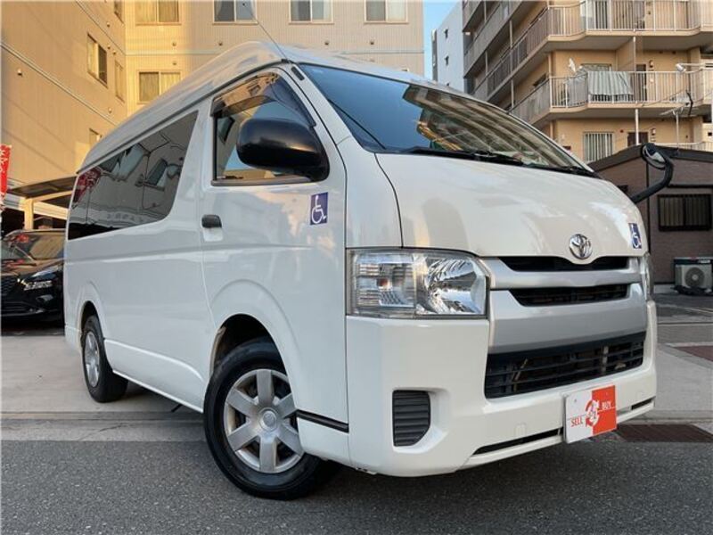 TOYOTA HIACE