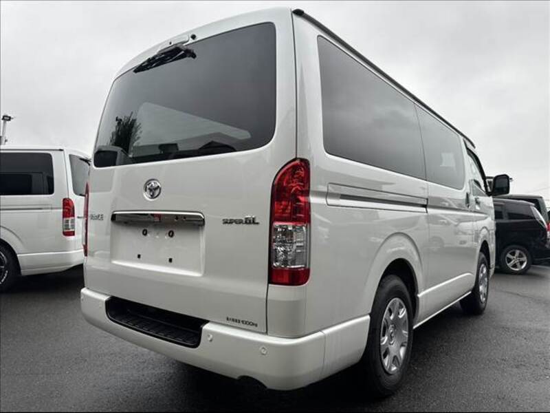 HIACE VAN