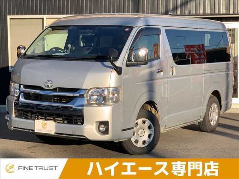 TOYOTA HIACE VAN