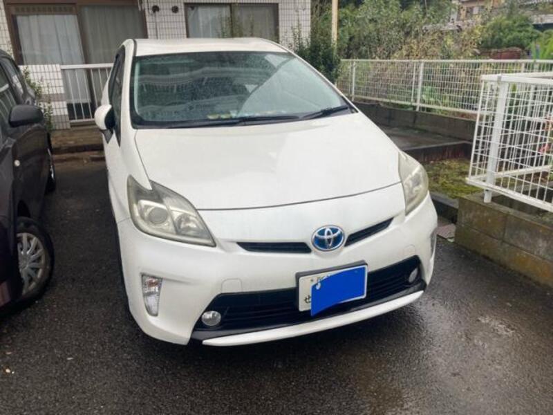 TOYOTA PRIUS