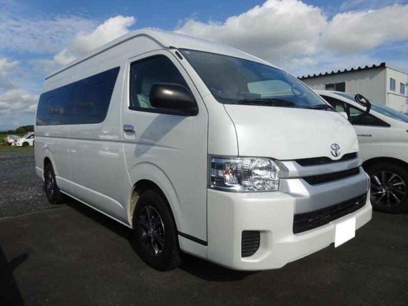 HIACE COMMUTER