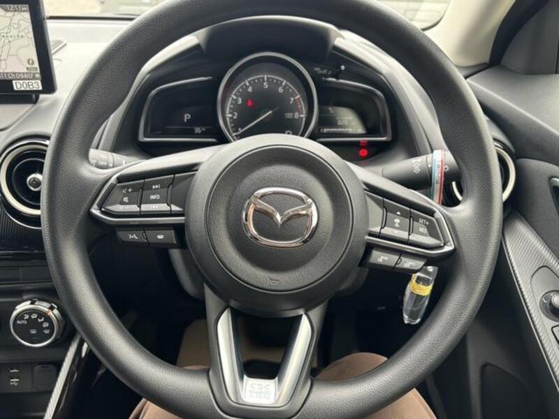MAZDA2