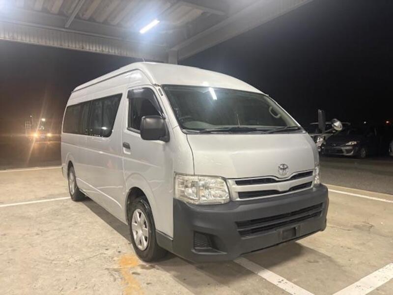HIACE COMMUTER