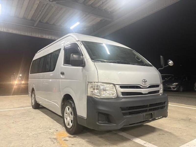 HIACE COMMUTER