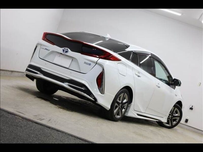 PRIUS PHV