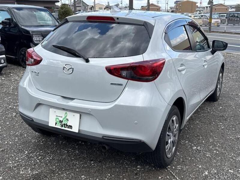 MAZDA2