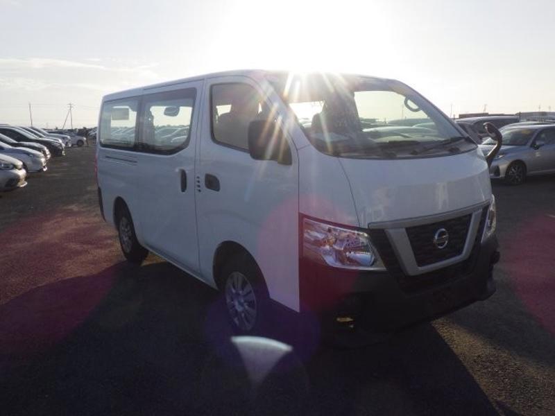 NV350 CARAVAN-0