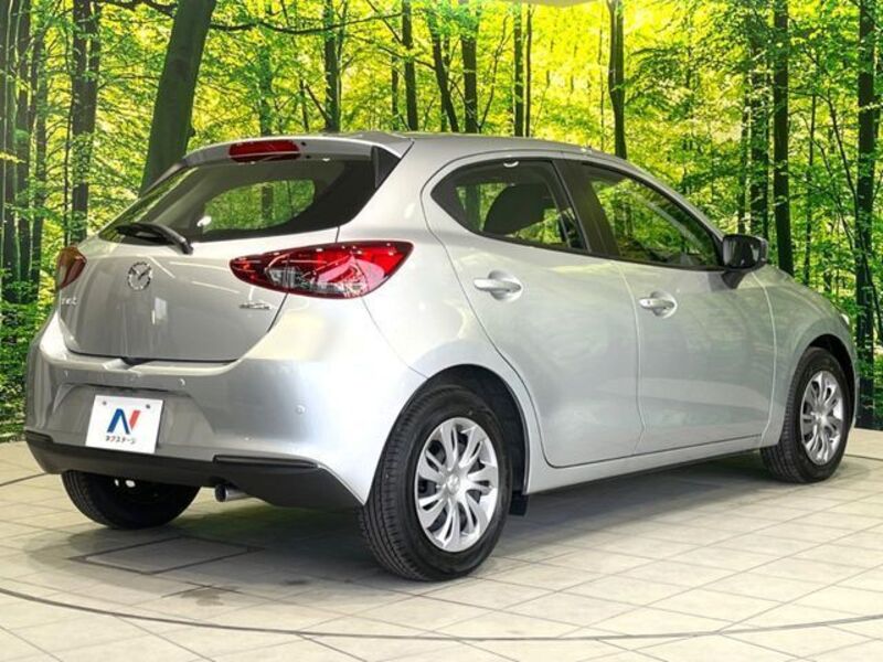 MAZDA2