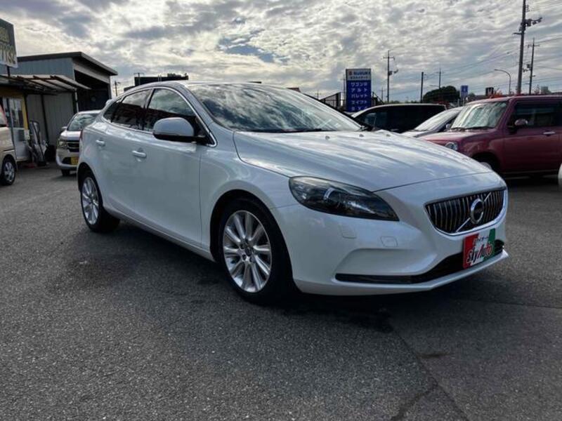 V40