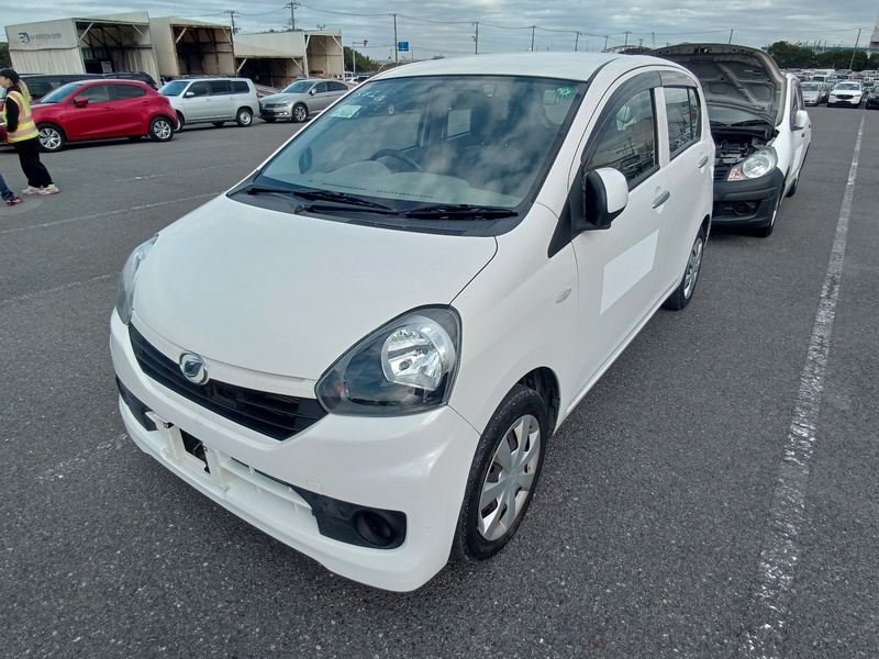 DAIHATSU Mira Es