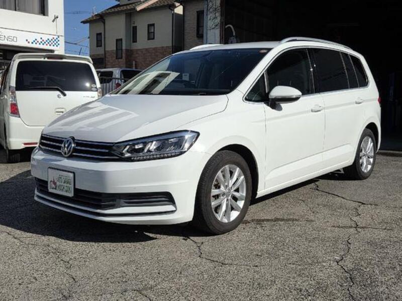 VOLKSWAGEN GOLF TOURAN