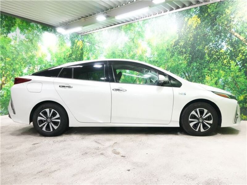 PRIUS PHV