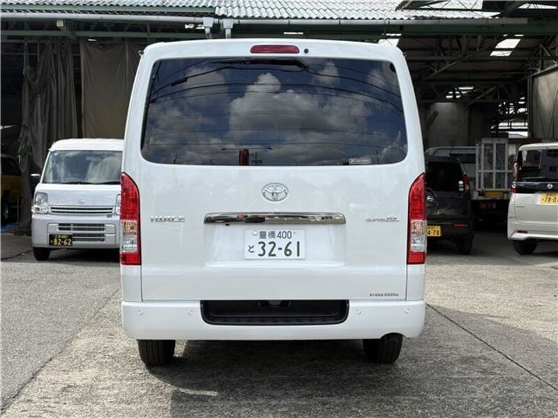 HIACE VAN