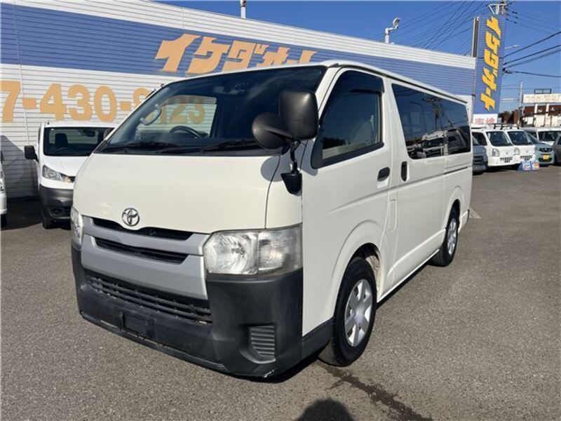TOYOTA HIACE VAN