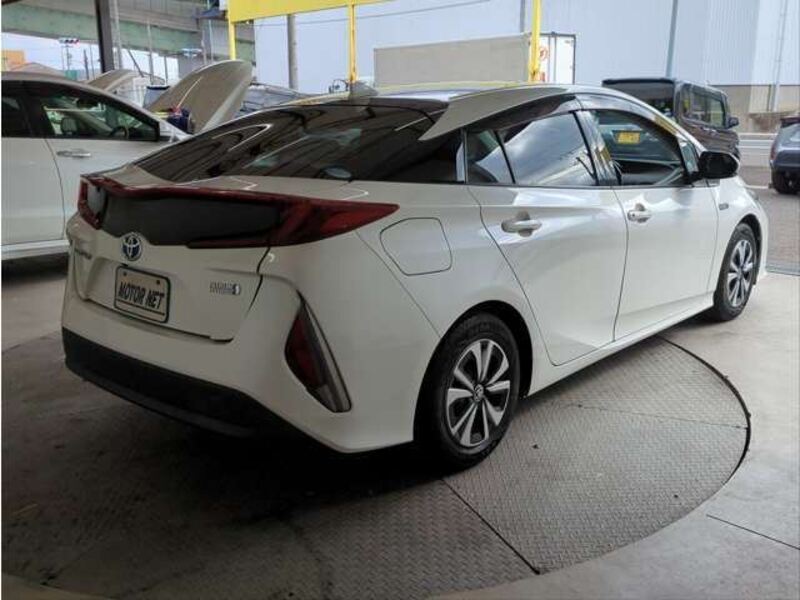 PRIUS PHV