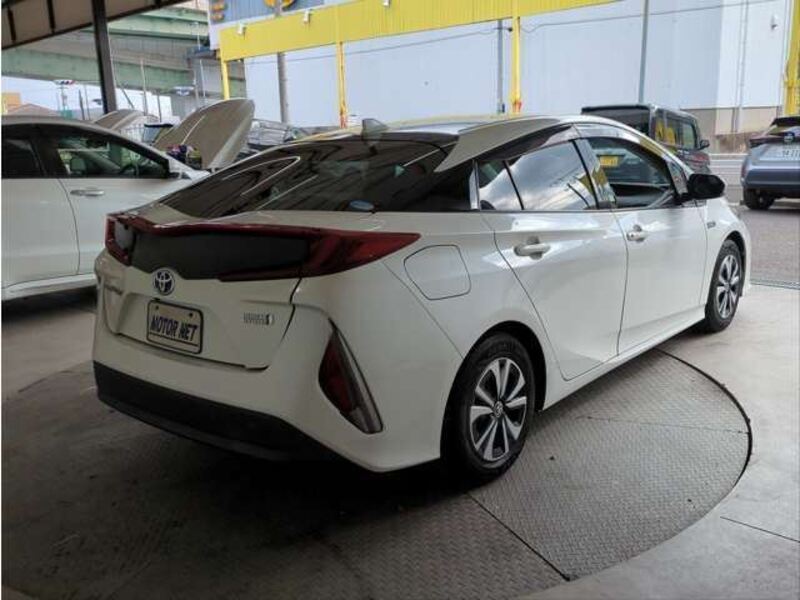 PRIUS PHV