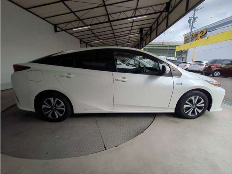PRIUS PHV
