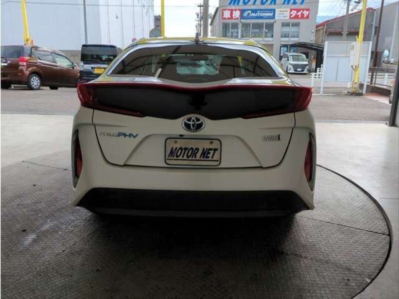PRIUS PHV