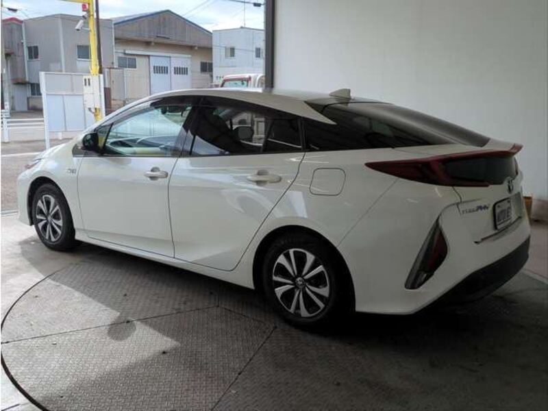 PRIUS PHV