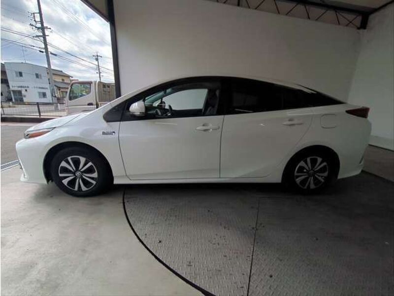 PRIUS PHV