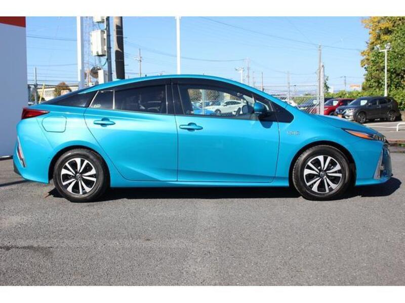 PRIUS PHV