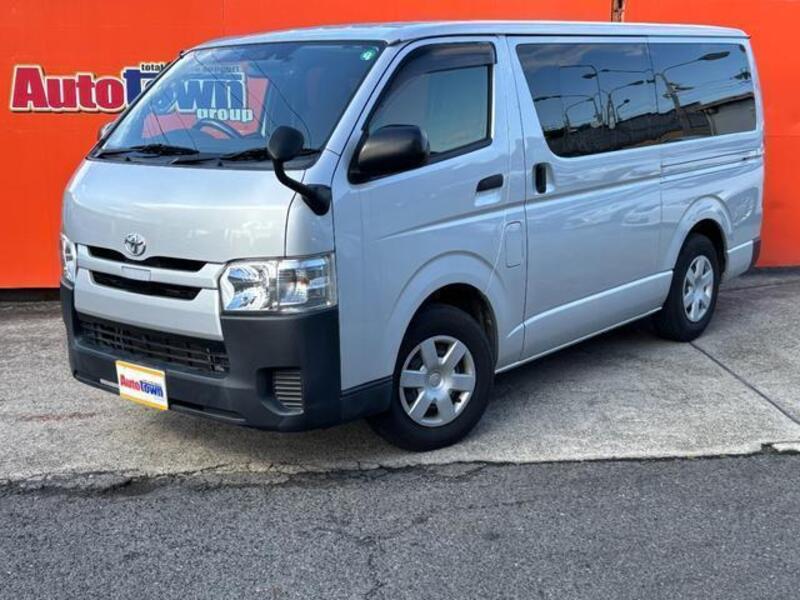 TOYOTA Regiusace Van