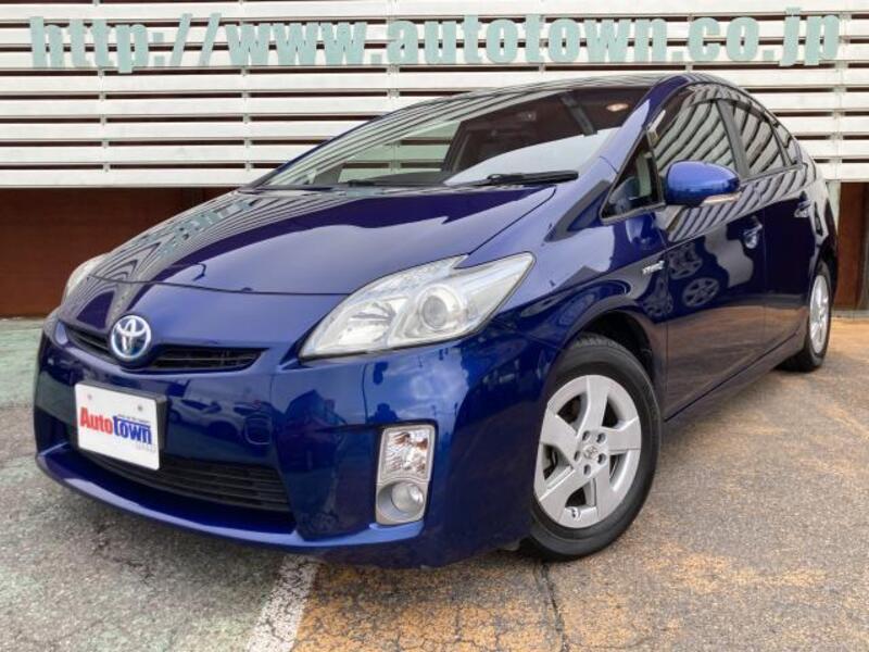 TOYOTA PRIUS