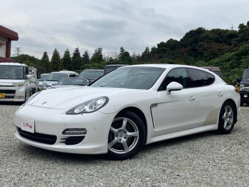 PORSCHE PANAMERA