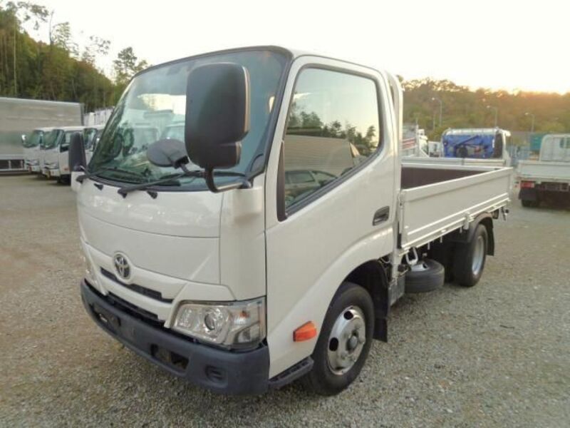 TOYOTA DYNA