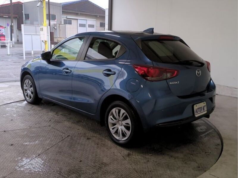 MAZDA2