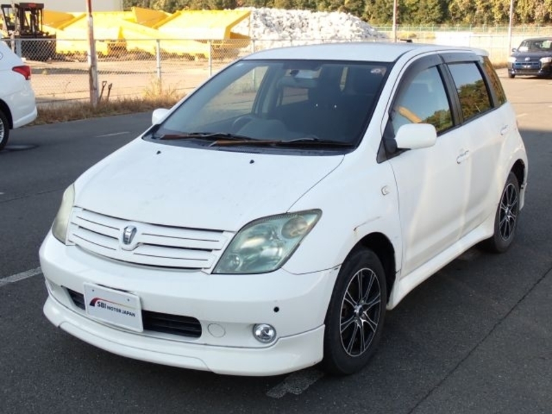 TOYOTA IST