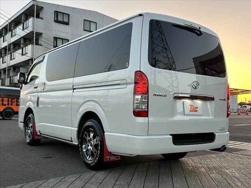 HIACE VAN