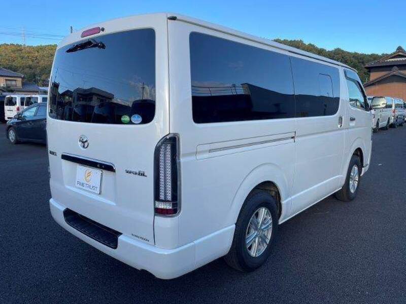 HIACE VAN