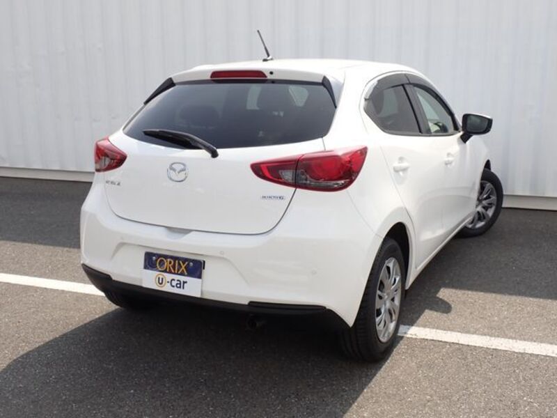 MAZDA2