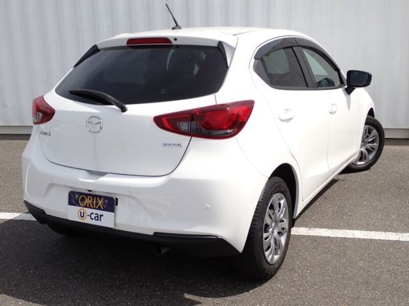 MAZDA2