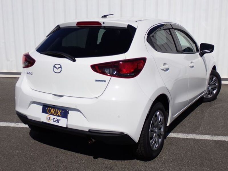 MAZDA2