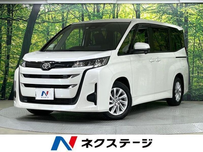 TOYOTA NOAH