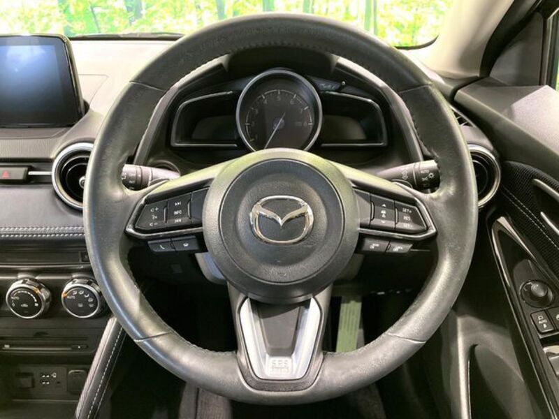 MAZDA2