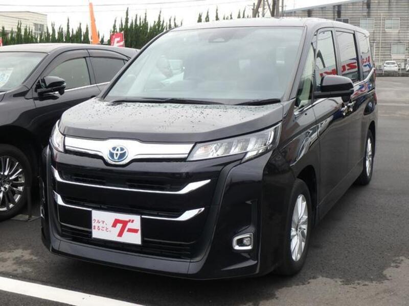 TOYOTA NOAH