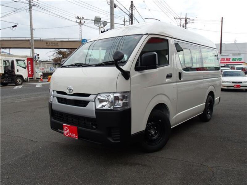 TOYOTA HIACE
