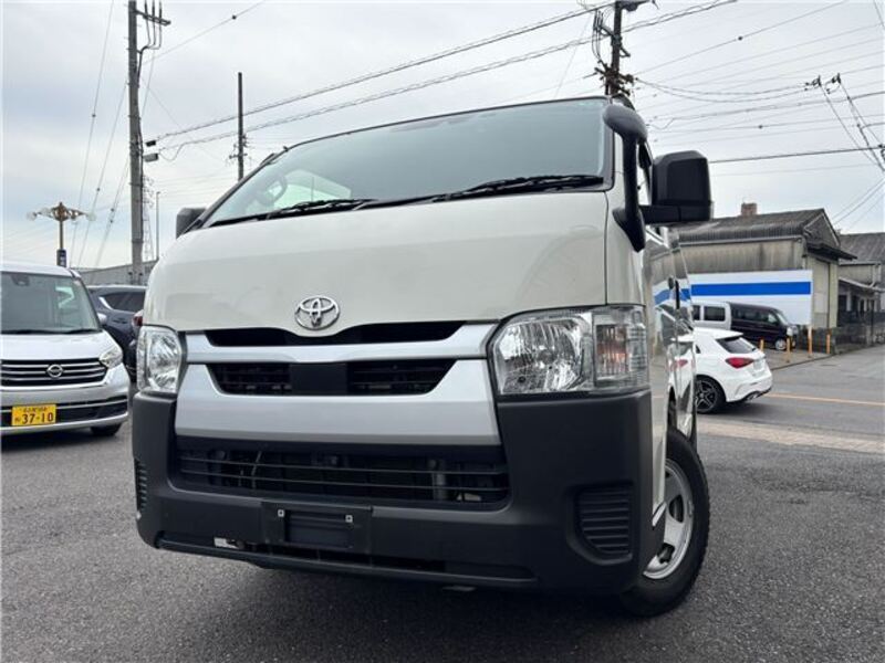 TOYOTA HIACE