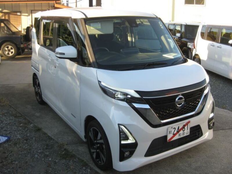 NISSAN ROOX