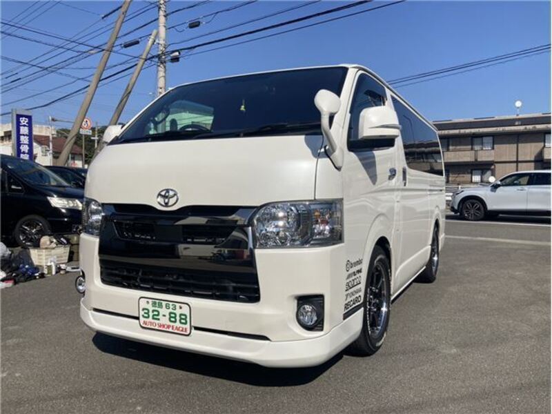TOYOTA HIACE VAN