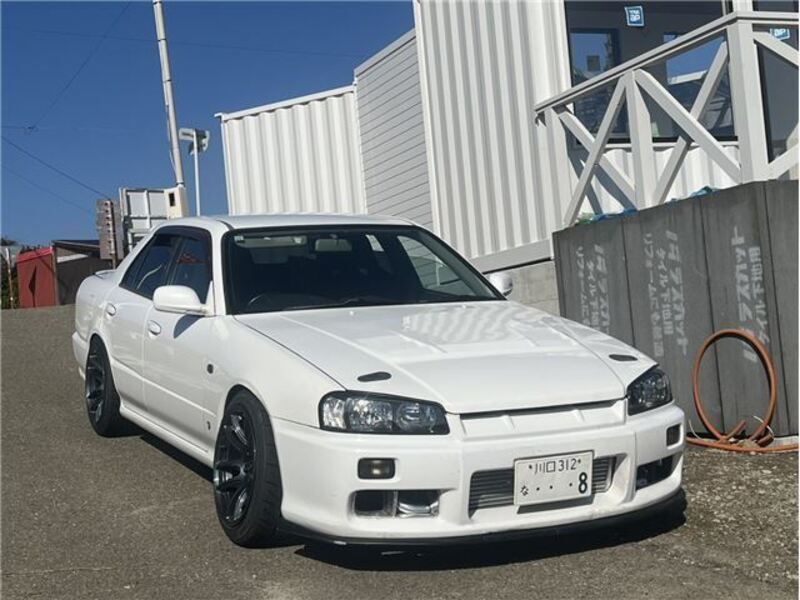 NISSAN SKYLINE