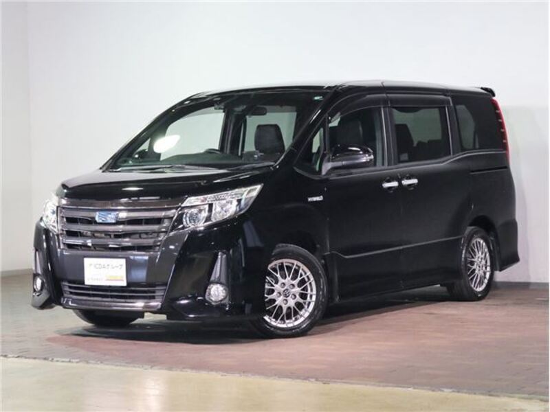 TOYOTA NOAH