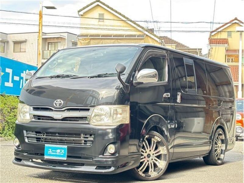 TOYOTA HIACE