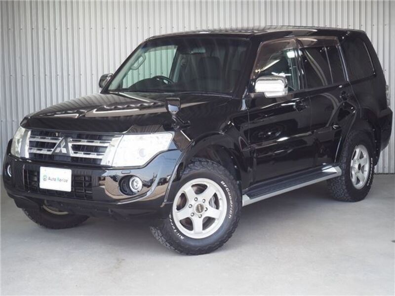 MITSUBISHI PAJERO