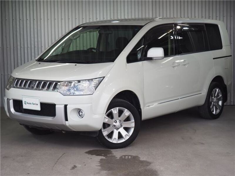 MITSUBISHI DELICA D5