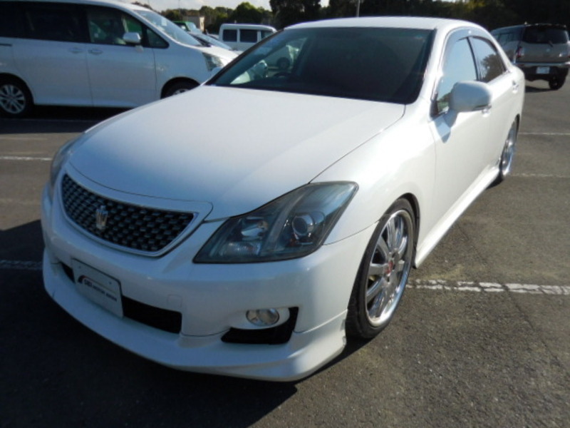 TOYOTA CROWN